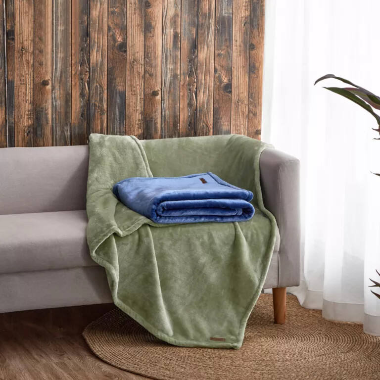 columbia plush throw