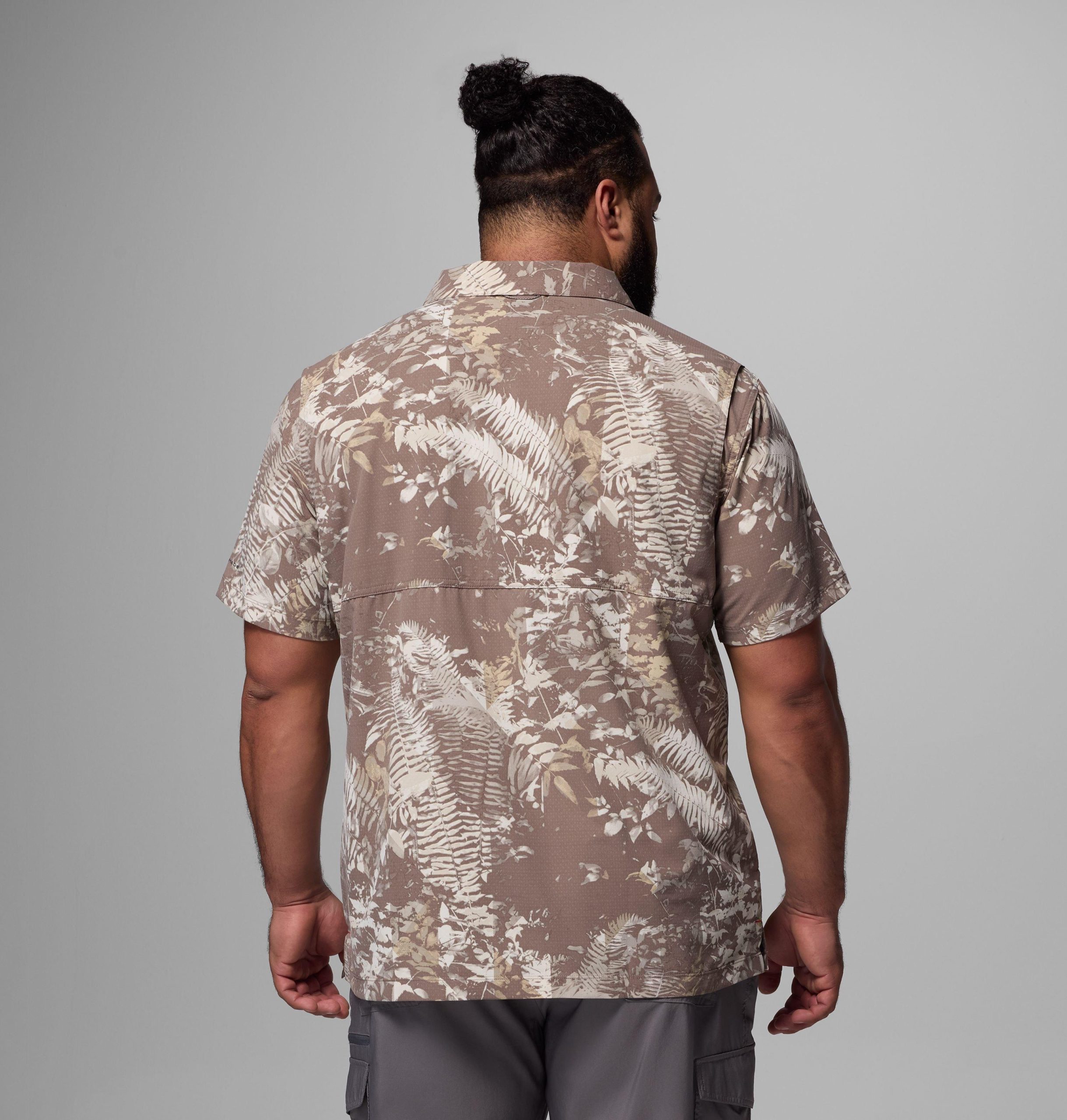 heren tech trail utility bedrukt geweven shirt met korte mouwen - grote maten