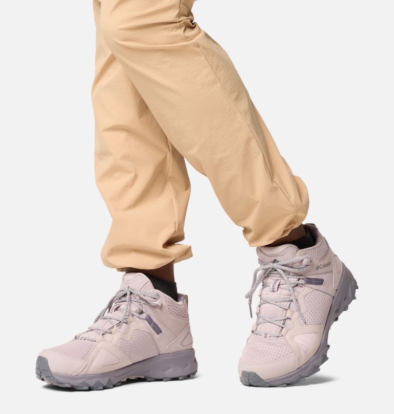 women peakfreak hera mid outdry shoe