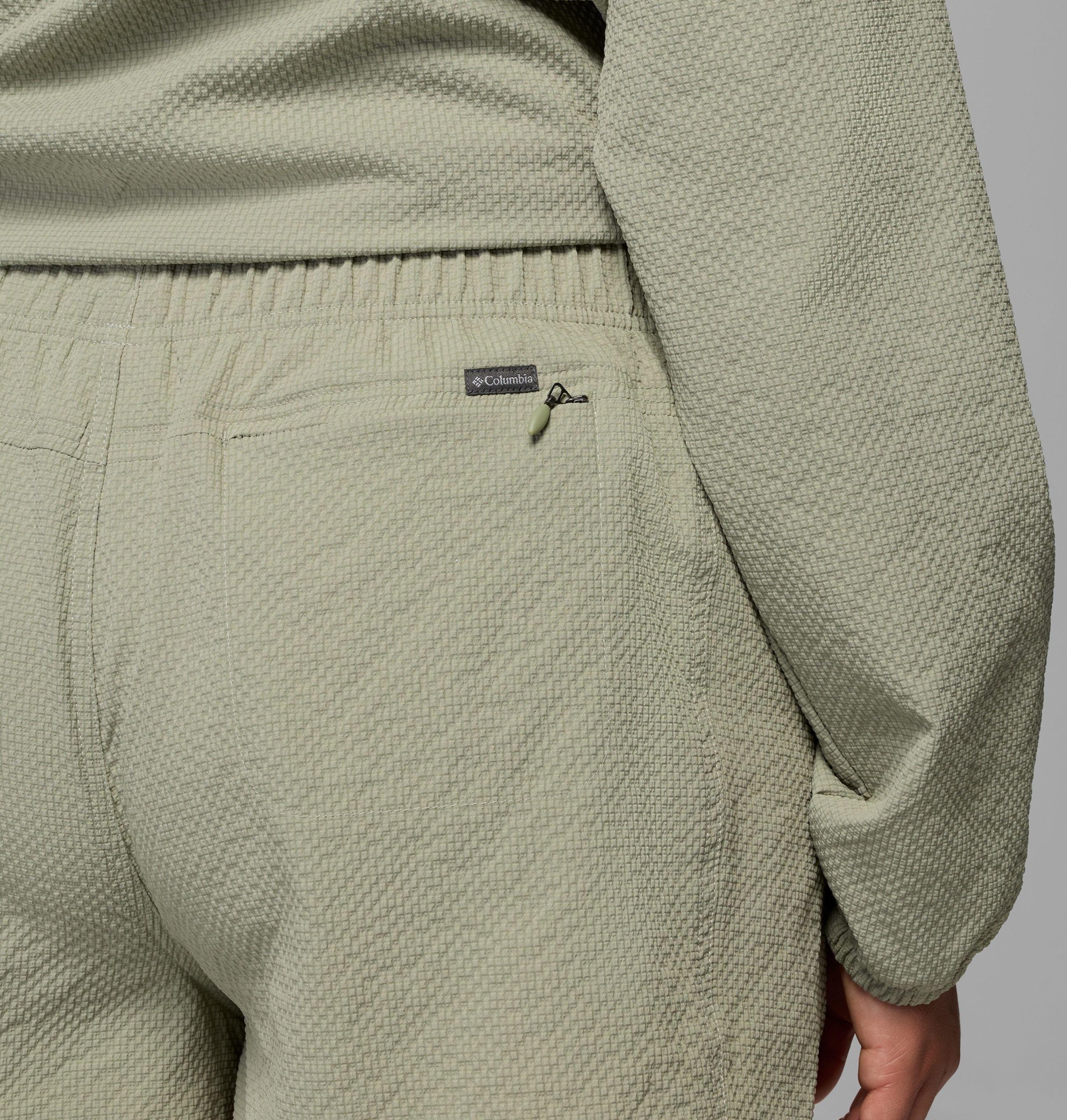 vrouwen zijn dol op zomerse shorts - ook verkrijgbaar in grote maten.