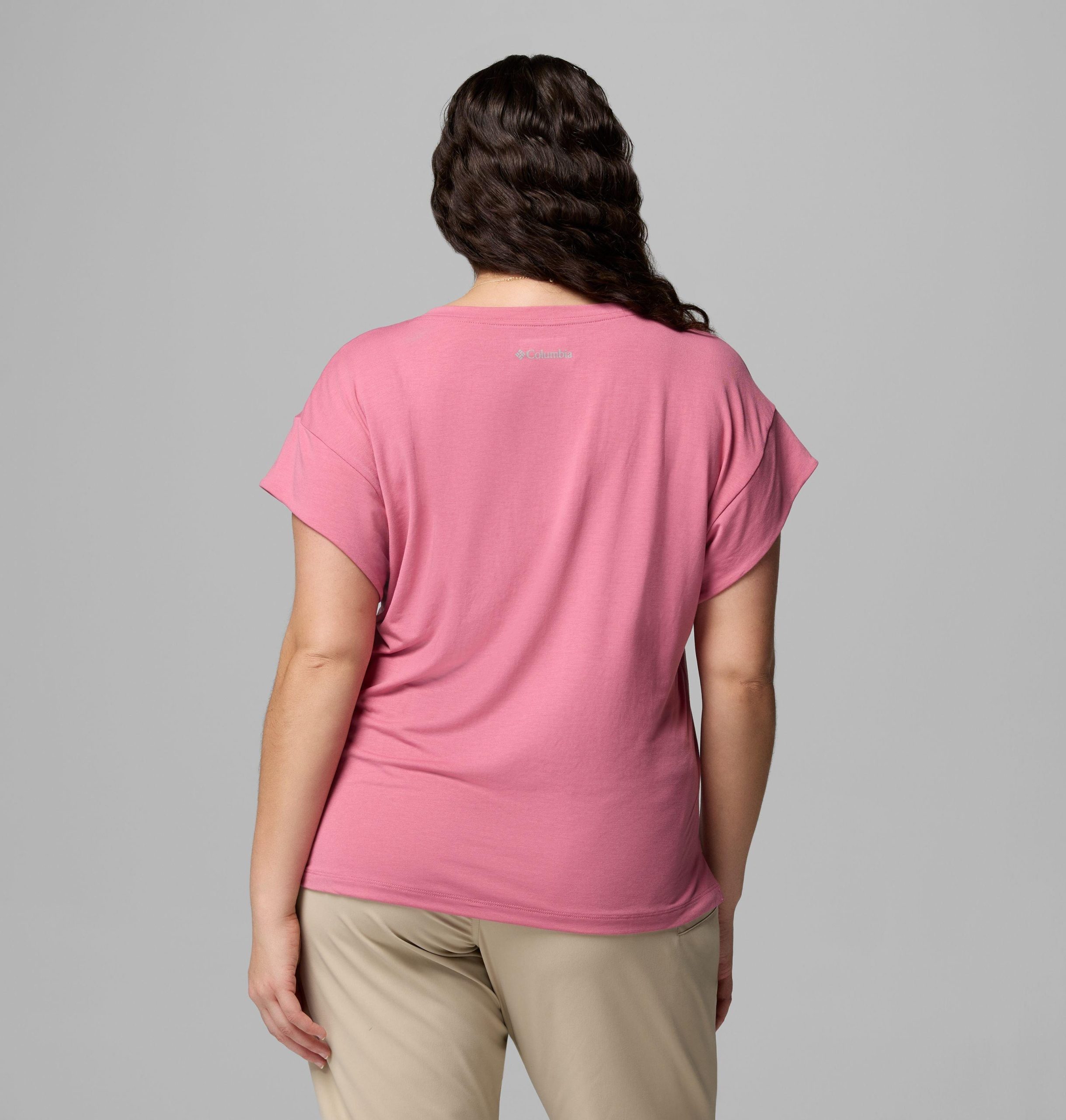 dames t-shirt met v-hals en korte mouwen van daniela falls - plus size
