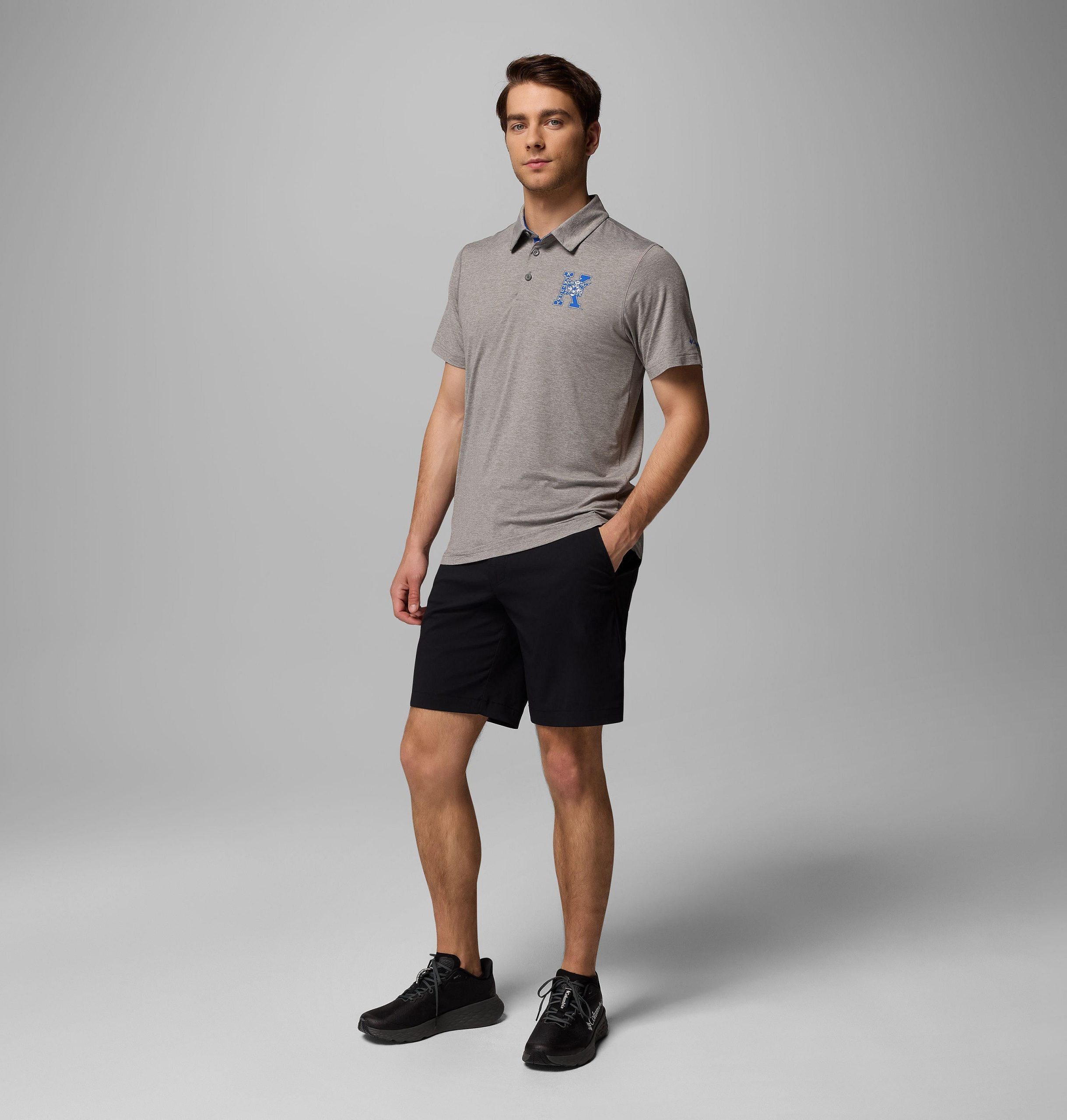 heren collegiate tech trail polo - kentucky
