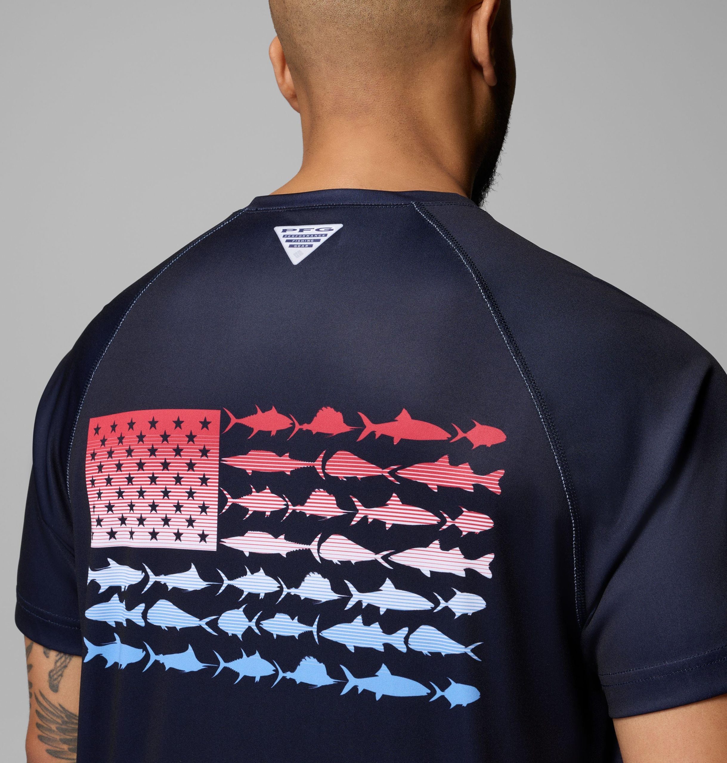 heren pfg deep waves graphic shirt met korte mouwen
