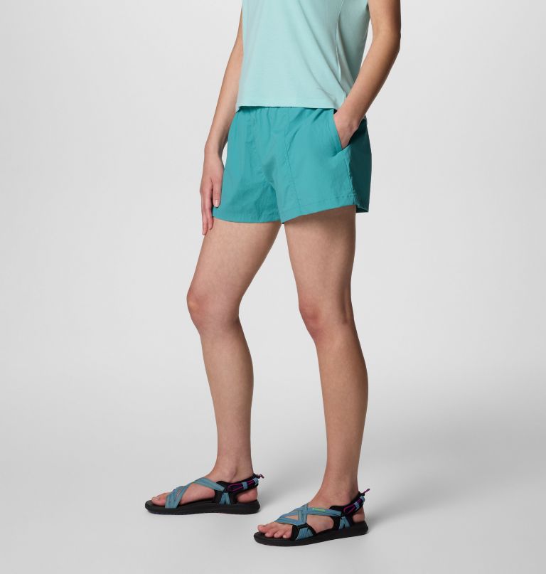 women boundless trek active shorts