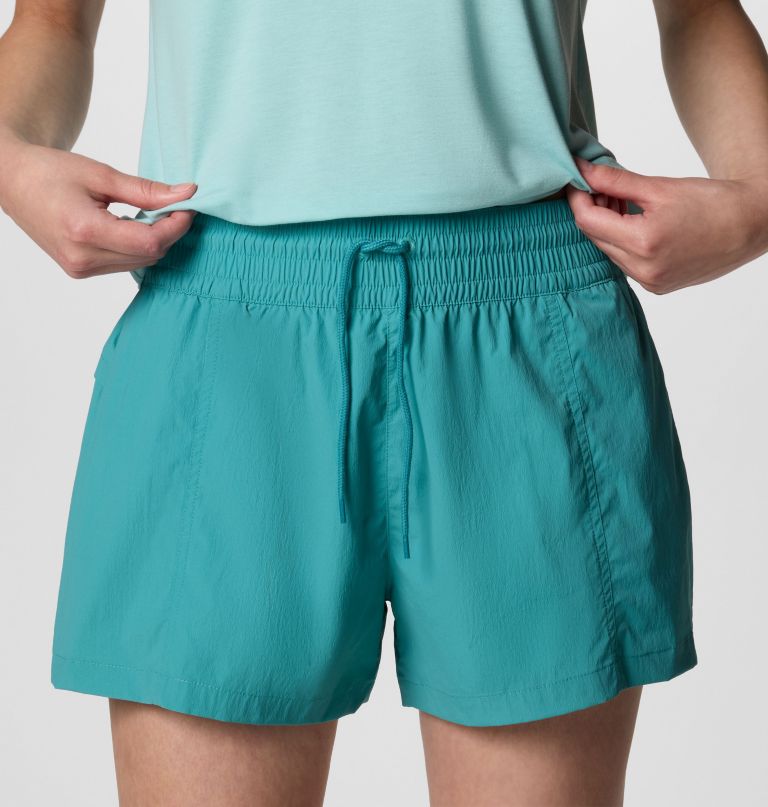 women boundless trek active shorts