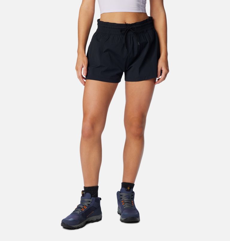 women boundless trek active shorts