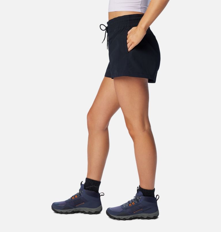 women boundless trek active shorts