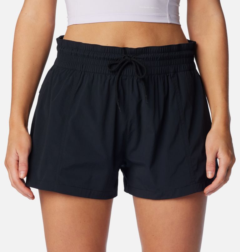 women boundless trek active shorts