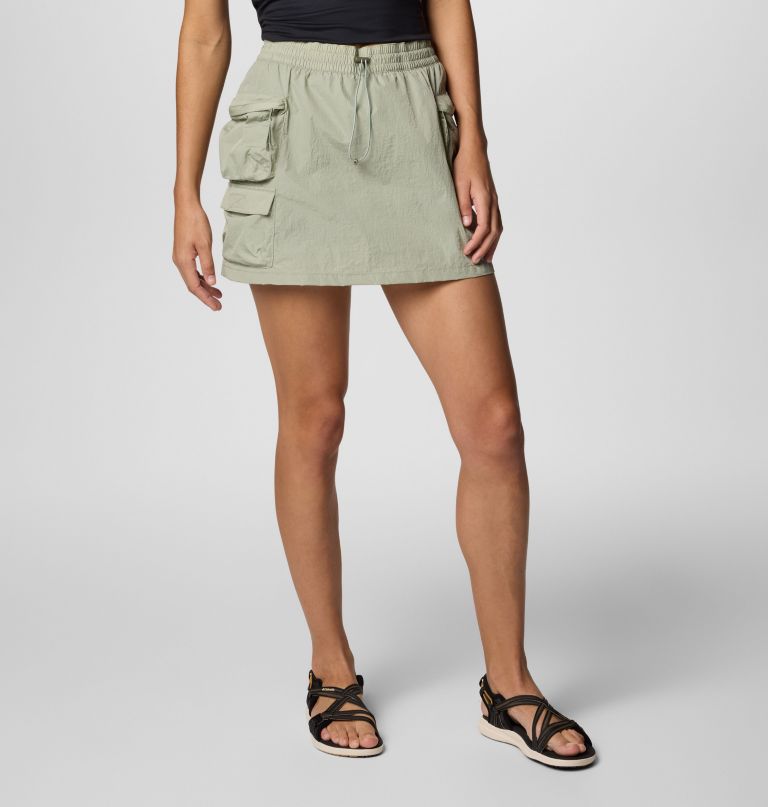 women elevated view cargo skort