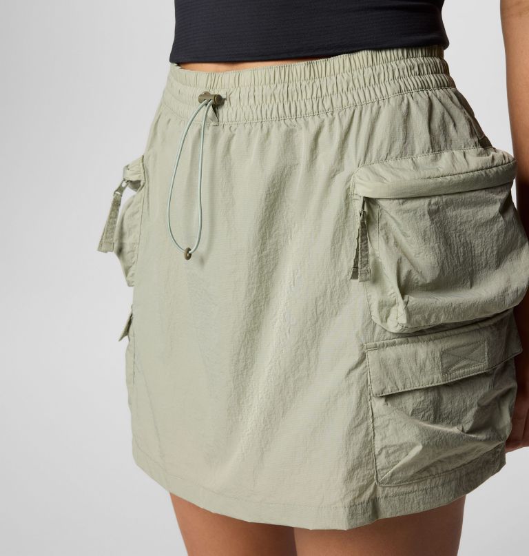 women elevated view cargo skort